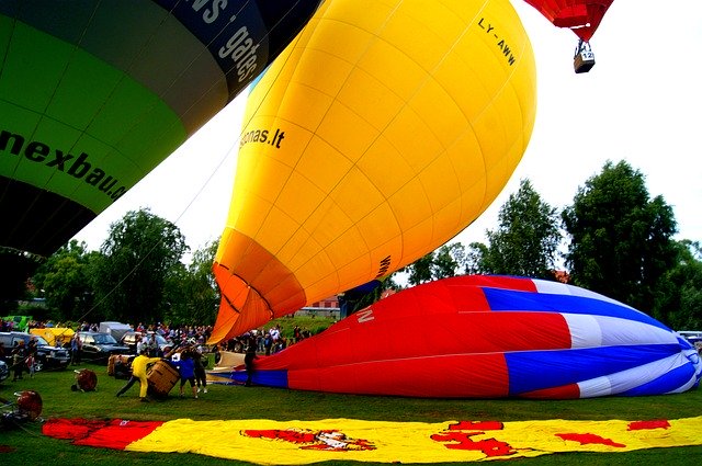 ດາວ​ໂຫຼດ​ຟຣີ Balloon Flying Sky - ຮູບ​ພາບ​ຟຣີ​ຫຼື​ຮູບ​ພາບ​ທີ່​ຈະ​ໄດ້​ຮັບ​ການ​ແກ້​ໄຂ​ກັບ GIMP ອອນ​ໄລ​ນ​໌​ບັນ​ນາ​ທິ​ການ​ຮູບ​ພາບ​