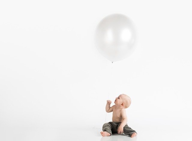 Muat turun percuma Balloons Child Baby - foto atau gambar percuma untuk diedit dengan editor imej dalam talian GIMP