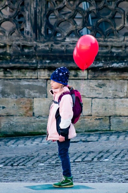 Téléchargement gratuit de Balloons Girl Freedom - photo ou image gratuite à éditer avec l'éditeur d'images en ligne GIMP