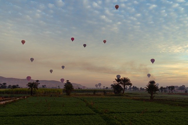 Bezpłatne pobieranie Balloons Sky Flying - darmowe zdjęcie lub obraz do edycji za pomocą internetowego edytora obrazów GIMP