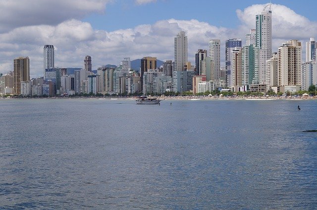 ดาวน์โหลดฟรี Balneário Camboriú Beach Tourism - ภาพถ่ายหรือรูปภาพฟรีที่จะแก้ไขด้วยโปรแกรมแก้ไขรูปภาพออนไลน์ GIMP