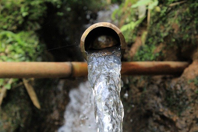 Bezpłatne pobieranie Bamboo Water Traditional - bezpłatne zdjęcie lub obraz do edycji za pomocą internetowego edytora obrazów GIMP