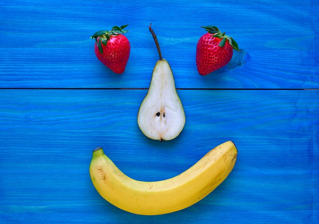 Free download banana strawberries pear free picture to be edited with GIMP free online image editor