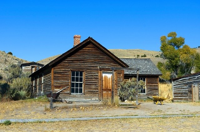 Kostenloser Download der kostenlosen Fotovorlage Bannack Abandoned House zur Bearbeitung mit GIMP Online-Bildbearbeitung