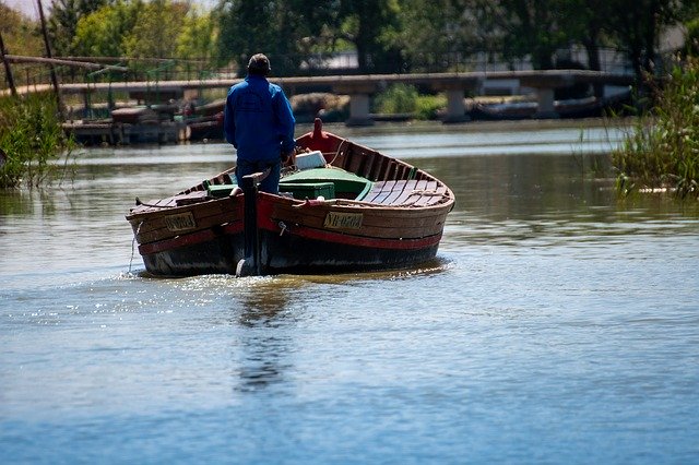 Bezpłatne pobieranie Barca Peaceful Take It Easy - bezpłatne zdjęcie lub obraz do edycji za pomocą internetowego edytora obrazów GIMP