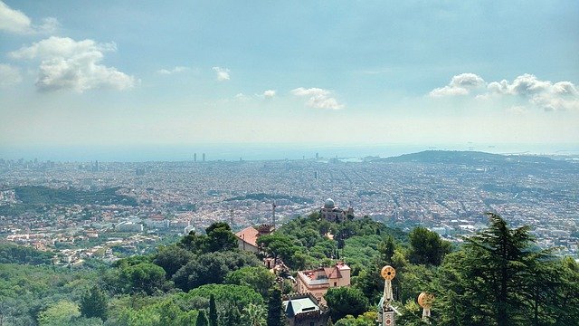 Gratis download Barcelona Panorama Outlook - gratis foto of afbeelding om te bewerken met GIMP online afbeeldingseditor