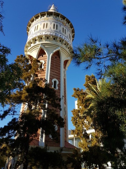 Скачать бесплатно Barcelona Water Tower - бесплатное фото или изображение для редактирования с помощью онлайн-редактора изображений GIMP