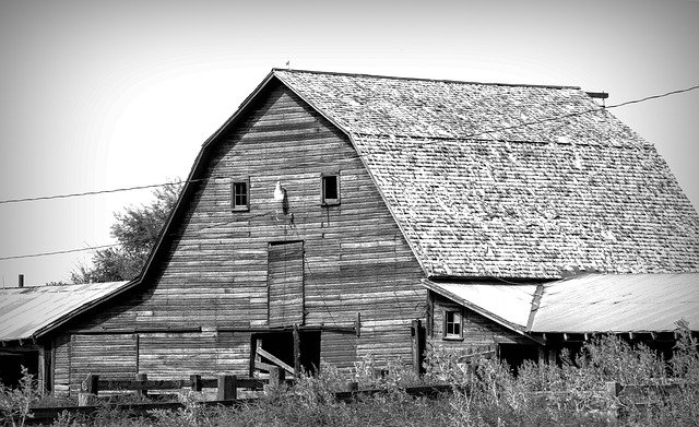 Descărcare gratuită Barn Building Structure - fotografie sau imagini gratuite pentru a fi editate cu editorul de imagini online GIMP