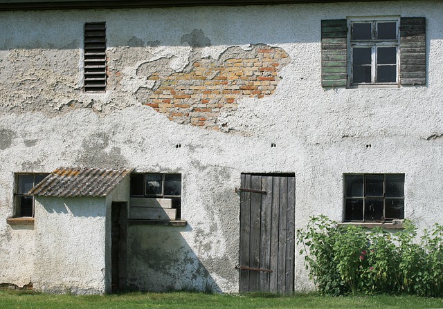 Free download barn housewall farm yard old free picture to be edited with GIMP free online image editor