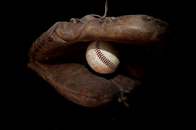 Muat turun percuma Baseball Glove Ball - foto atau gambar percuma untuk diedit dengan editor imej dalam talian GIMP