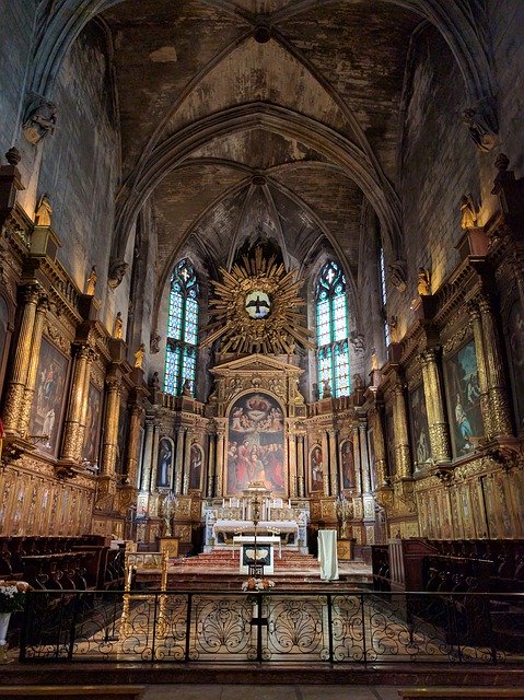 Téléchargement gratuit Basilique Saint-Pierre DAvignon - photo ou image gratuite à éditer avec l'éditeur d'images en ligne GIMP