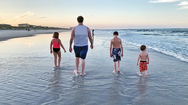 Free picture Beach Family Together -  to be edited by GIMP free image editor by OffiDocs
