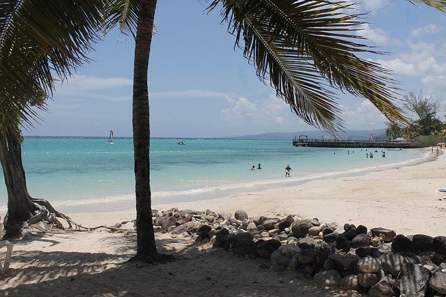 無料ダウンロードBeachHappinessHappy-GIMPオンライン画像エディタで編集できる無料の写真または画像