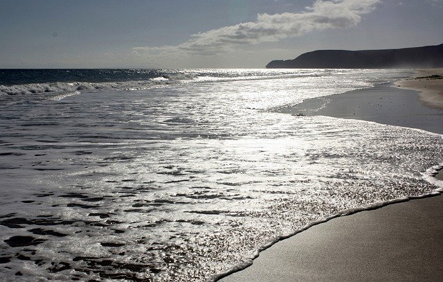 Muat turun percuma Beach Light Sea - foto atau gambar percuma untuk diedit dengan editor imej dalam talian GIMP