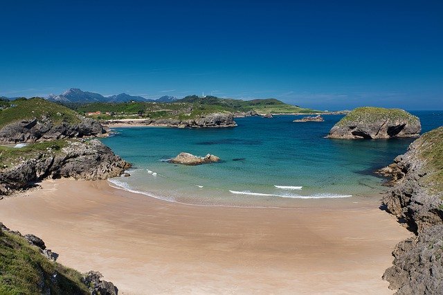 Безкоштовно завантажити Beach Lonely Sea - безкоштовне фото або зображення для редагування за допомогою онлайн-редактора зображень GIMP