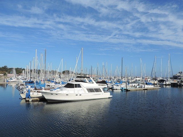 Bezpłatne pobieranie Beach Marina Sea - bezpłatne zdjęcie lub obraz do edycji za pomocą internetowego edytora obrazów GIMP