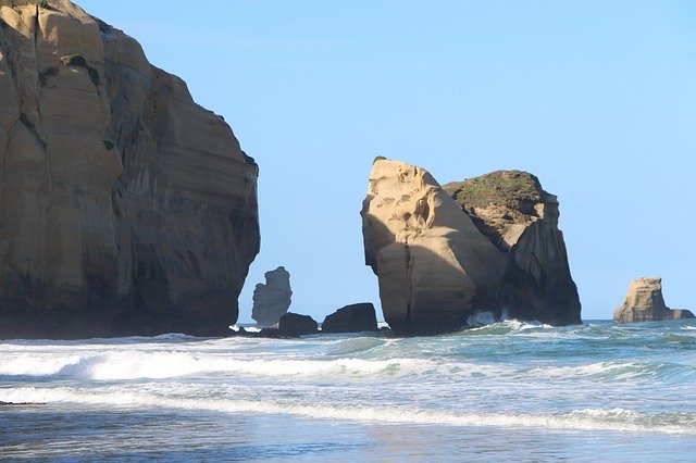 Bezpłatne pobieranie Beach Rocks Sea darmowy szablon zdjęć do edycji za pomocą internetowego edytora obrazów GIMP