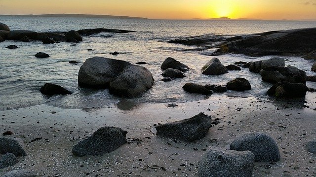 دانلود رایگان Beach Rocks Sunrise - عکس یا تصویر رایگان برای ویرایش با ویرایشگر تصویر آنلاین GIMP