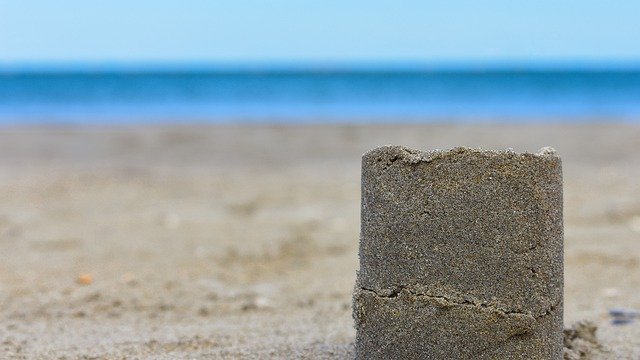 Descărcare gratuită Beach Sea Costa Sand - fotografie sau imagini gratuite pentru a fi editate cu editorul de imagini online GIMP