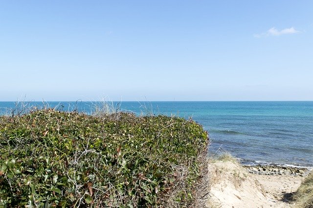 Unduh gratis Beach Sea Sky - foto atau gambar gratis untuk diedit dengan editor gambar online GIMP