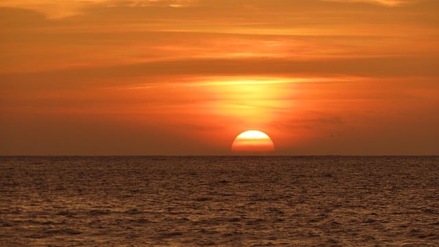 免费下载海滩日落大海阳光地平线波浪免费图片可使用 GIMP 免费在线图像编辑器进行编辑