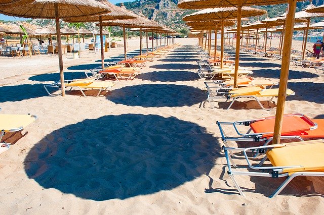 Descărcare gratuită Beach Umbrellas Resort - fotografie sau imagini gratuite pentru a fi editate cu editorul de imagini online GIMP