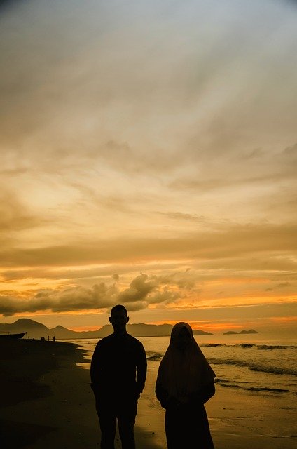 Muat turun percuma Beach Women Sun - foto atau gambar percuma untuk diedit dengan editor imej dalam talian GIMP