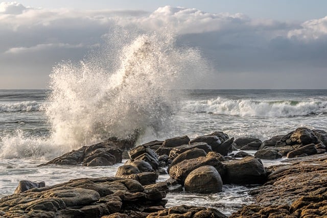 Free download beacon rocks splash ocean waves free picture to be edited with GIMP free online image editor