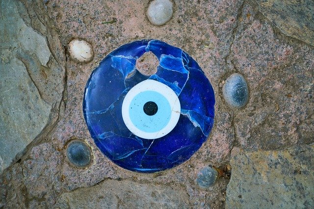 Muat turun percuma Bead Evil Eye Blue - foto atau gambar percuma untuk diedit dengan editor imej dalam talian GIMP