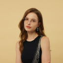 Beautiful, active young girl  screen for extension Chrome web store in OffiDocs Chromium