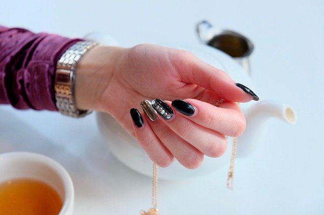 Beautiful Woman Nails 무료 다운로드 - 무료 사진 또는 GIMP 온라인 이미지 편집기로 편집할 사진