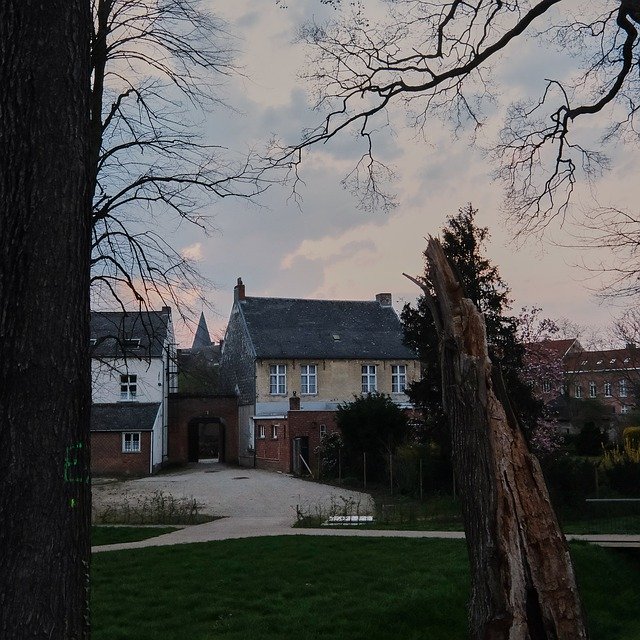 Téléchargement gratuit du Béguinage Herentals Belgique - photo ou image gratuite à éditer avec l'éditeur d'images en ligne GIMP