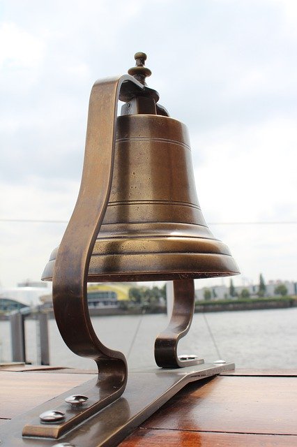 Descarga gratuita Bell Ship Hamburg: foto o imagen gratuita para editar con el editor de imágenes en línea GIMP