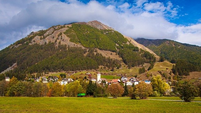 Bezpłatne pobieranie Bergdorf South Tyrol Reschensee - bezpłatne zdjęcie lub obraz do edycji za pomocą internetowego edytora obrazów GIMP