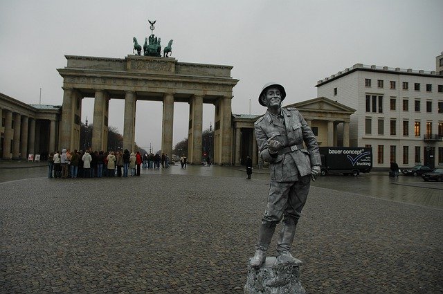 Muat turun percuma Berlin Architecture Germany - foto atau gambar percuma untuk diedit dengan editor imej dalam talian GIMP