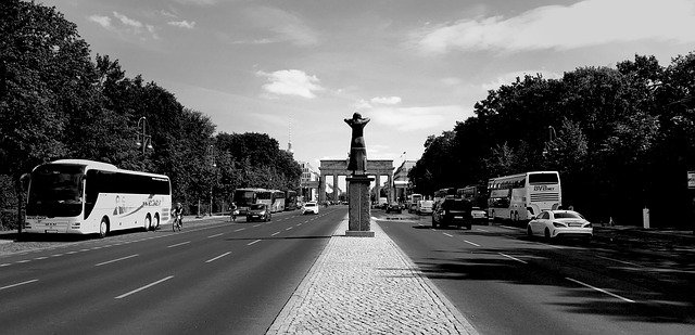 Bezpłatne pobieranie Berlin Brama Brandenburska Niemcy - bezpłatne zdjęcie lub obraz do edycji za pomocą internetowego edytora obrazów GIMP