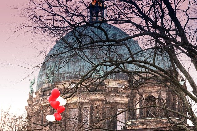 Template Photo Berlin Cathedral Balloon for OffiDocs