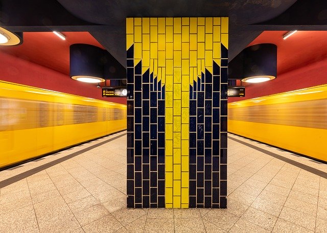 Descărcare gratuită Berlin Metro Jakob-Kaiser-Platz - fotografie sau imagine gratuită pentru a fi editată cu editorul de imagini online GIMP