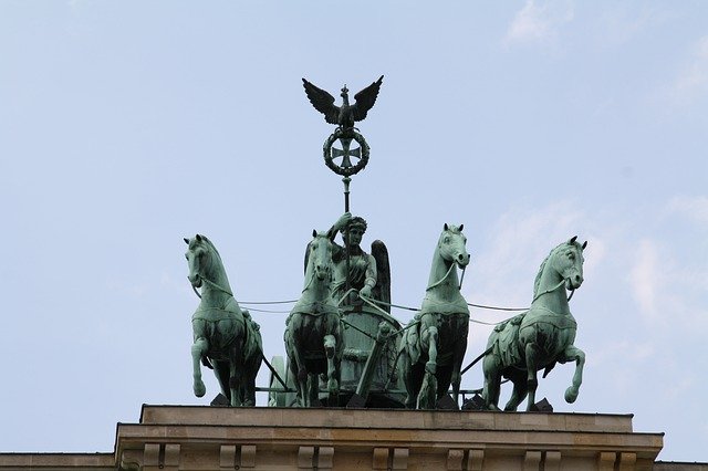 Unduh gratis Berlin Quadriga Landmark - foto atau gambar gratis untuk diedit dengan editor gambar online GIMP