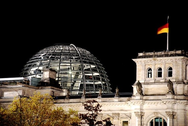 ดาวน์โหลดฟรี Berlin Reichstag Government - ภาพถ่ายหรือรูปภาพฟรีที่จะแก้ไขด้วยโปรแกรมแก้ไขรูปภาพออนไลน์ GIMP