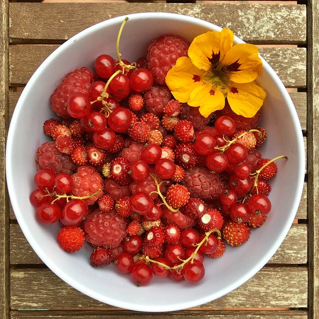 Free download Berries Summer Fruit -  free photo or picture to be edited with GIMP online image editor