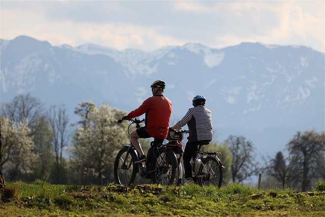 Free download bicycle to go biking cyclist move free picture to be edited with GIMP free online image editor