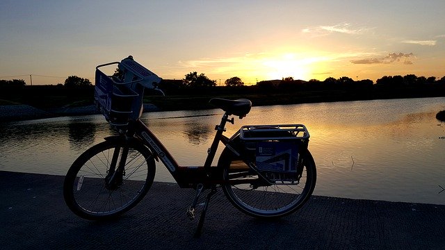 Gratis download Fietsachtergrond Fiets - gratis foto of afbeelding om te bewerken met GIMP online afbeeldingseditor