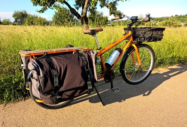 Bezpłatne pobieranie Bike Cargo Traffic Turning - bezpłatne zdjęcie lub obraz do edycji za pomocą internetowego edytora obrazów GIMP