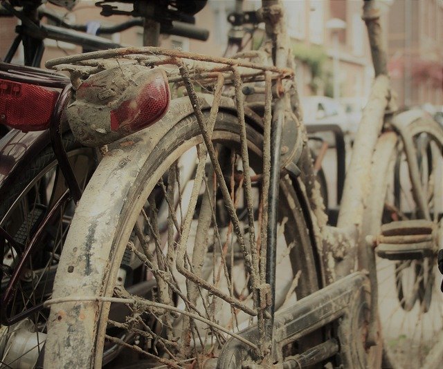 Descarga gratuita Bike Old Holland: foto o imagen gratuita para editar con el editor de imágenes en línea GIMP