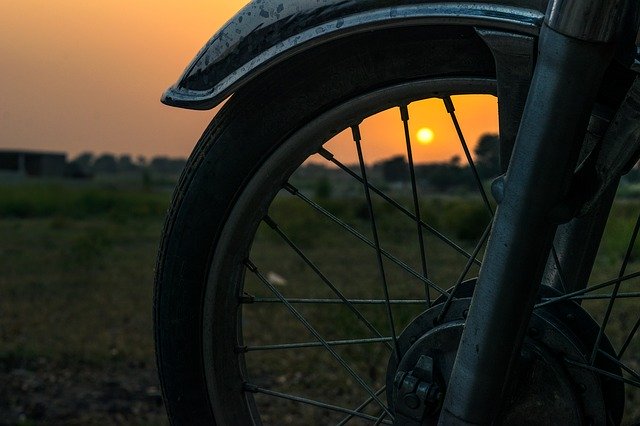 Безкоштовно завантажте Bike Sunset Lifestyle – безкоштовну фотографію чи зображення для редагування за допомогою онлайн-редактора зображень GIMP