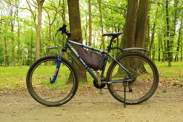 Bezpłatne pobieranie Bike The Vehicle Park - bezpłatne zdjęcie lub obraz do edycji za pomocą internetowego edytora obrazów GIMP