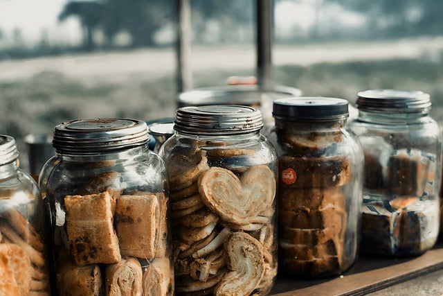 Free download biscuits heart biscuits biscuits jar free picture to be edited with GIMP free online image editor
