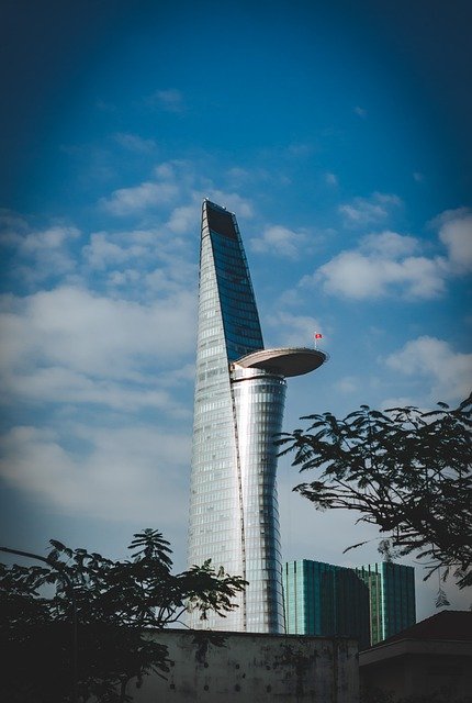 دانلود رایگان تصویر ساختمان برج مالی bitexco برای ویرایش با ویرایشگر تصویر آنلاین رایگان GIMP