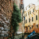 Black Gondola Beside Brick Wall  screen for extension Chrome web store in OffiDocs Chromium